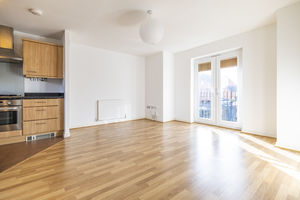 Open plan lounge/diner- click for photo gallery